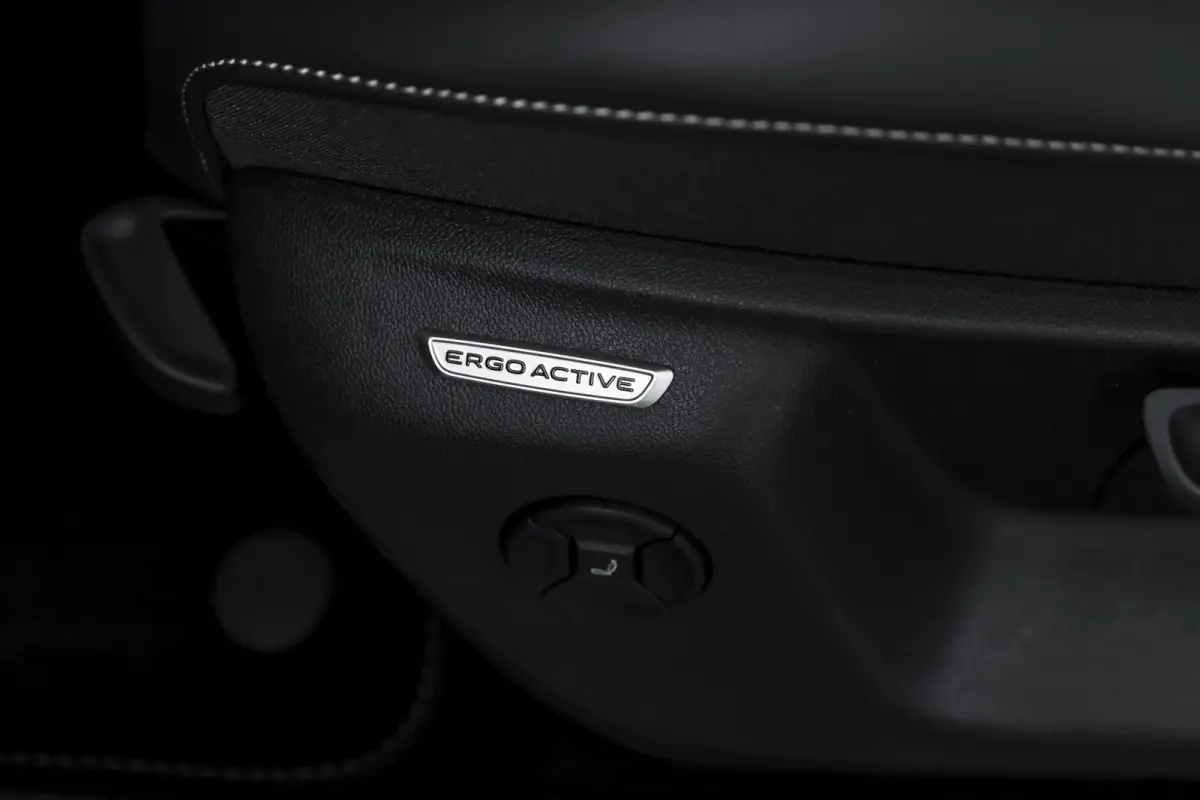1.5 eHybrid 272 PK R-Line | Black Style Pakket | S/K-Panodak | Elek. Trekhaak | Dig. Cockpit | Adapt. Cruise | Stoel-+Stuurverw. | Camera | App. Connect | ECC | Elek. Klep | LM 20" | 5958