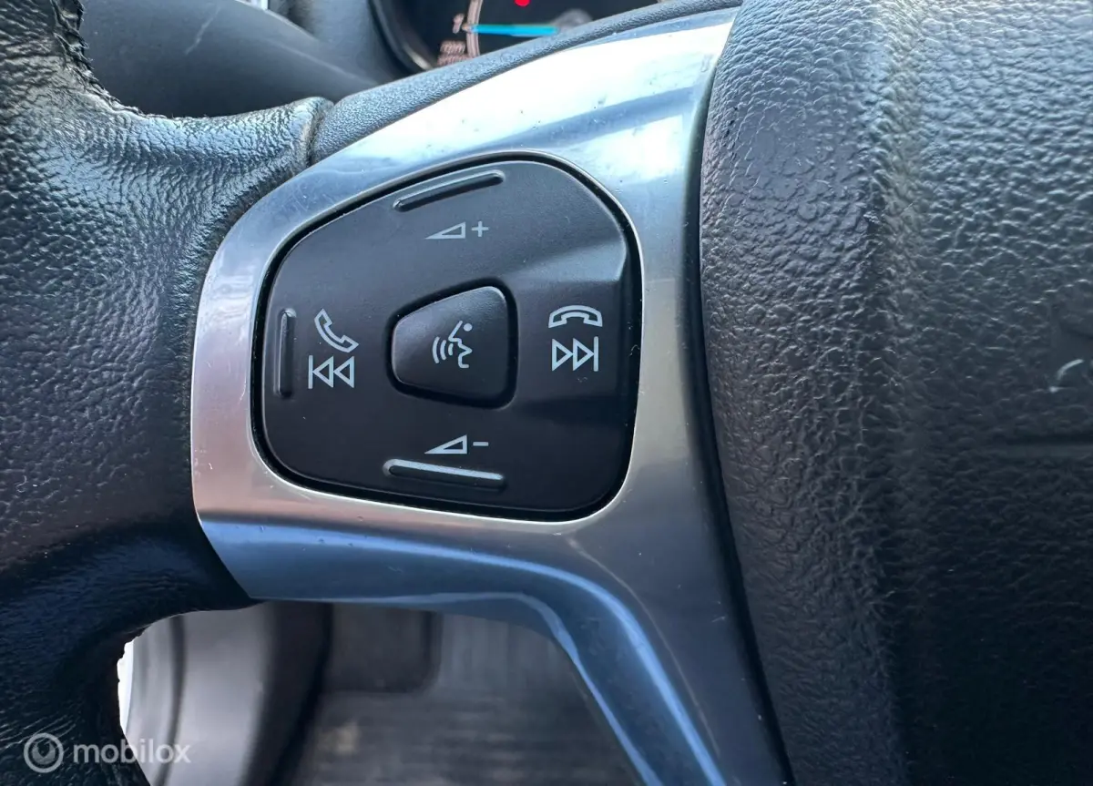 1.0 ecoboost pdc , NAVI, LED, AC
