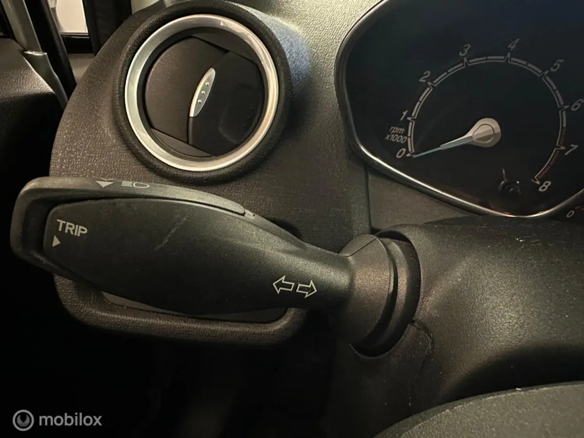 1.0 ecoboost pdc , NAVI, LED, AC