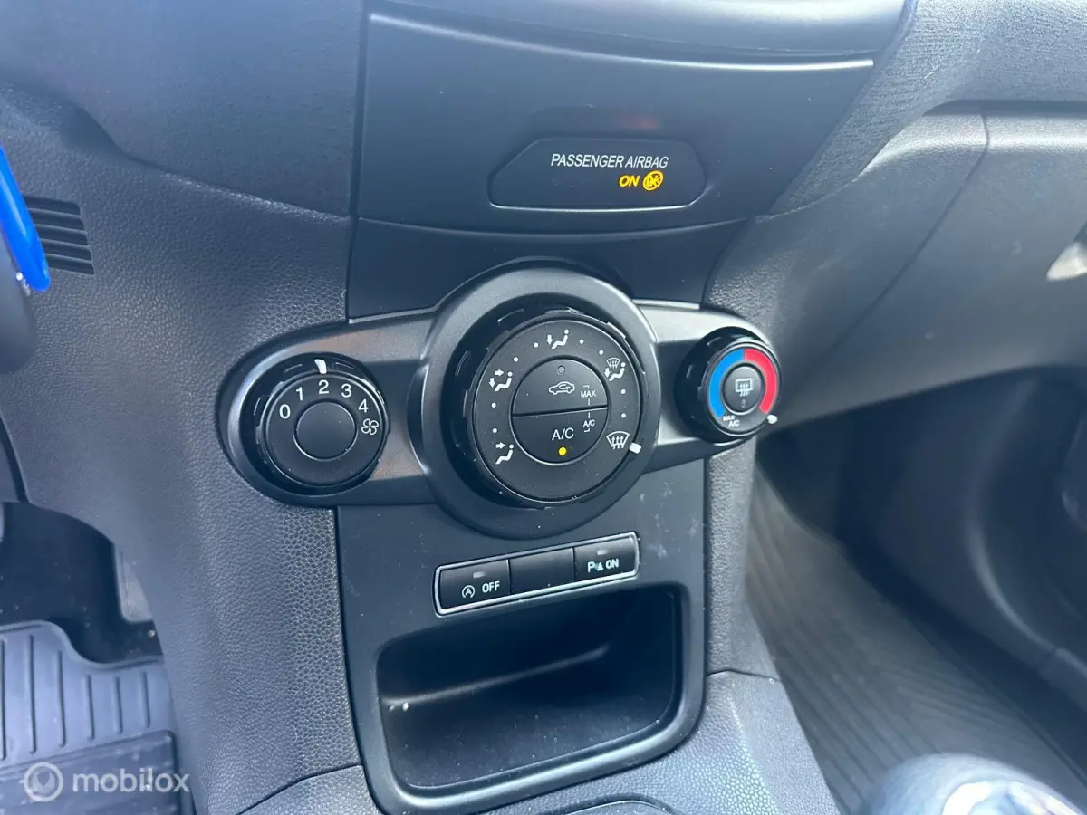 1.0 ecoboost pdc , NAVI, LED, AC