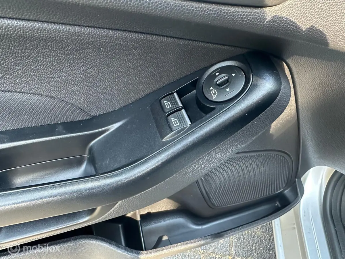 1.0 ecoboost pdc , NAVI, LED, AC
