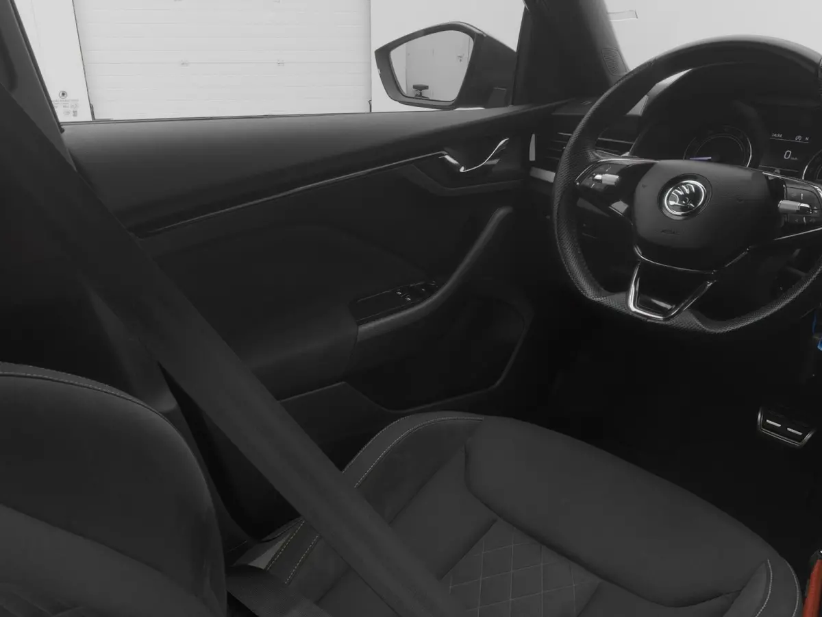 1.0 TSI DSG-7 Sport Business | CAMERA | CARPLAY | STOELVERW.