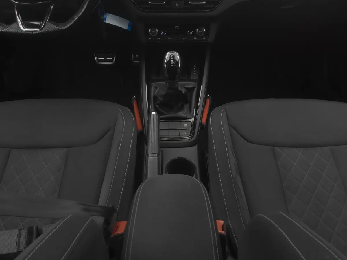 1.0 TSI DSG-7 Sport Business | CAMERA | CARPLAY | STOELVERW.