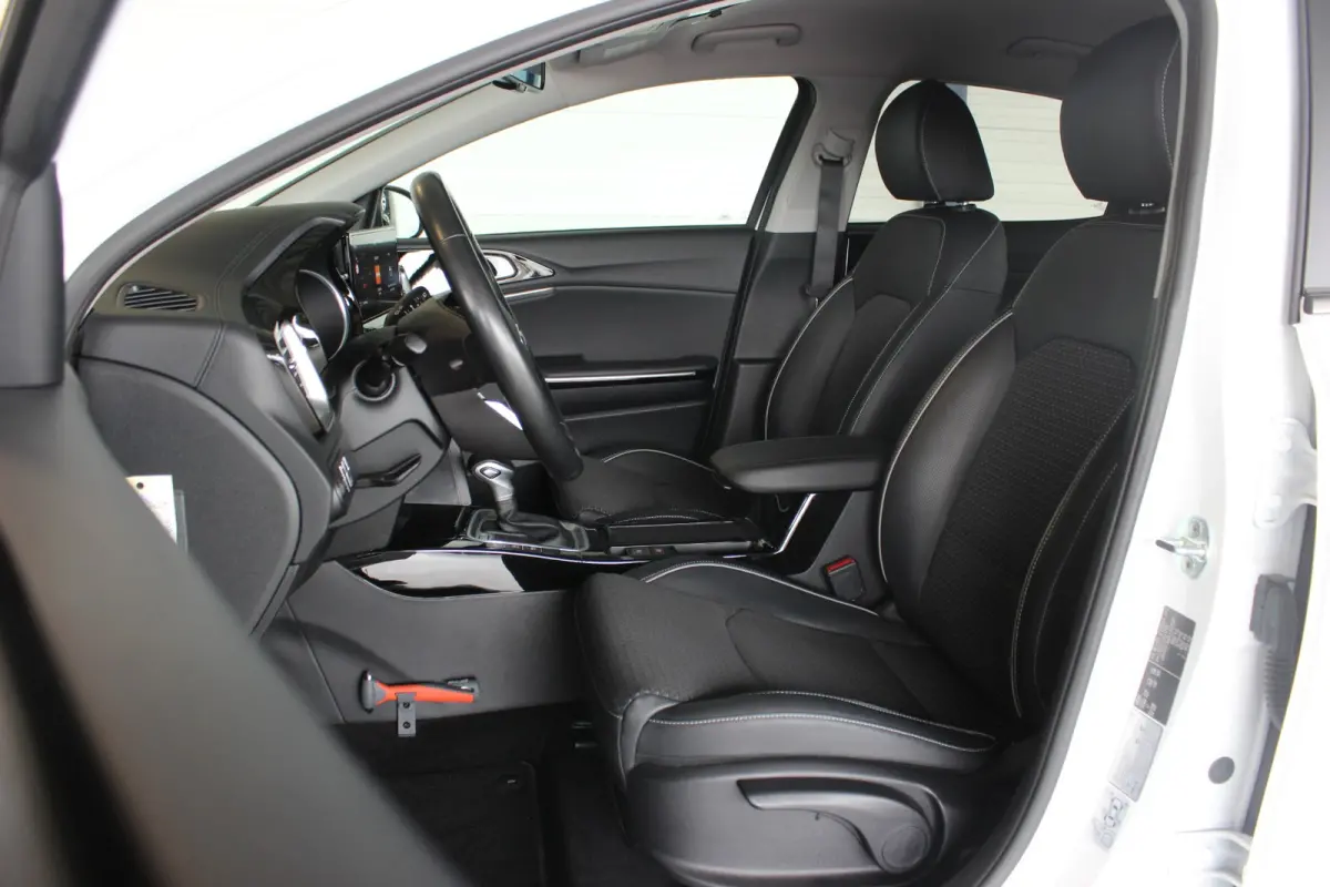 1.4 T-GDi DynamicPlusLine Afn. Trekhaak | Carplay | Camera | Adapt. Cruise | Bluetooth | Stoel/Stuurverw. | 18" LMV | PDC