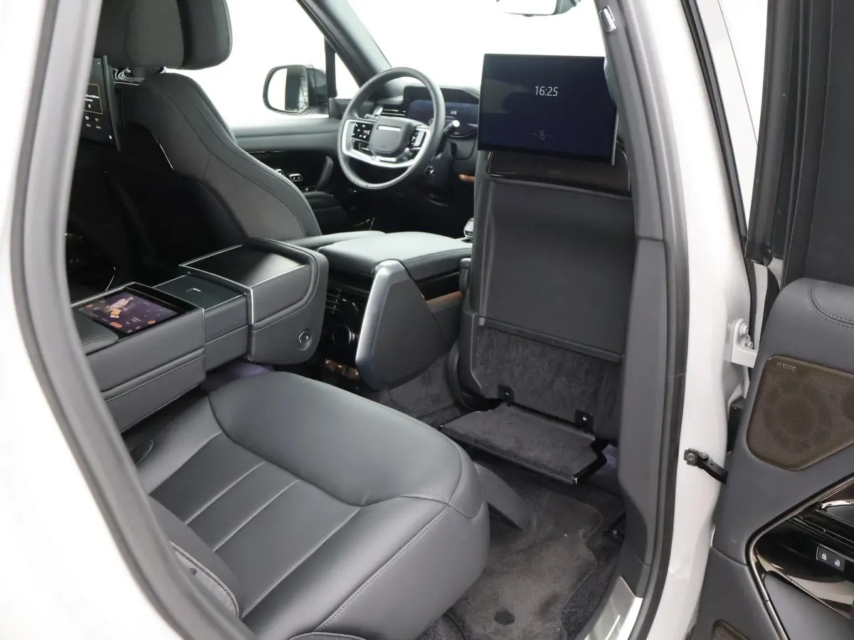 SV 3.0 P550e PHEV SV - ORIG. NL BORASCO GREY + REAR ENTERTAINMENT | SV INTREPID EXTERIEUR | TREKHAAK