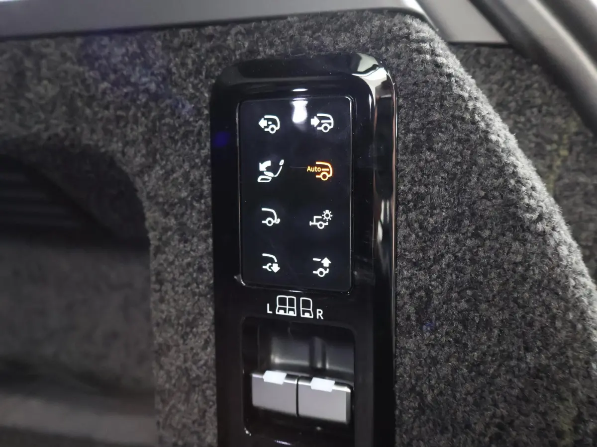 SV 3.0 P550e PHEV SV - ORIG. NL BORASCO GREY + REAR ENTERTAINMENT | SV INTREPID EXTERIEUR | TREKHAAK