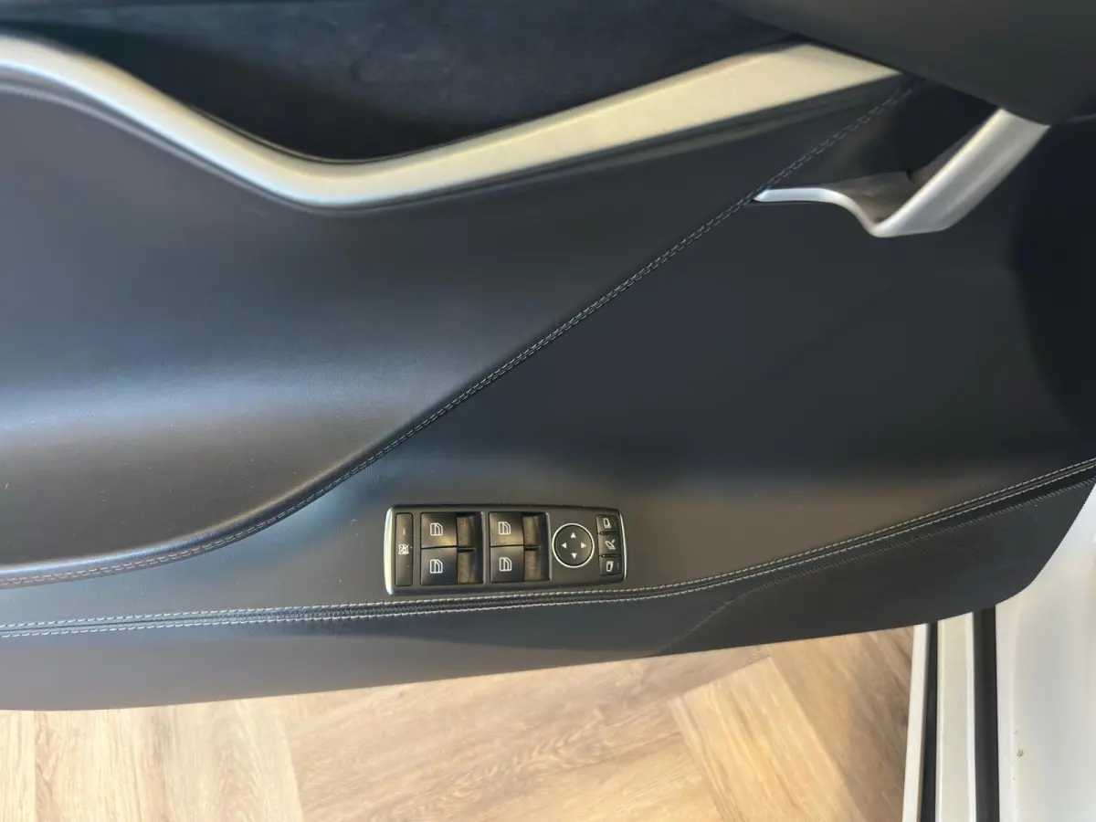 P100D PERFORMANCE|700PK| INRUIL MOGELIJK|