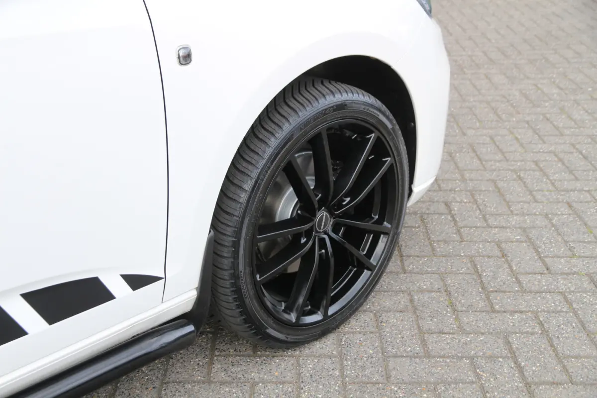 2.0 TDI | 4Motion / 4x4 | Zwaaibalk | Standkachel | Clima..