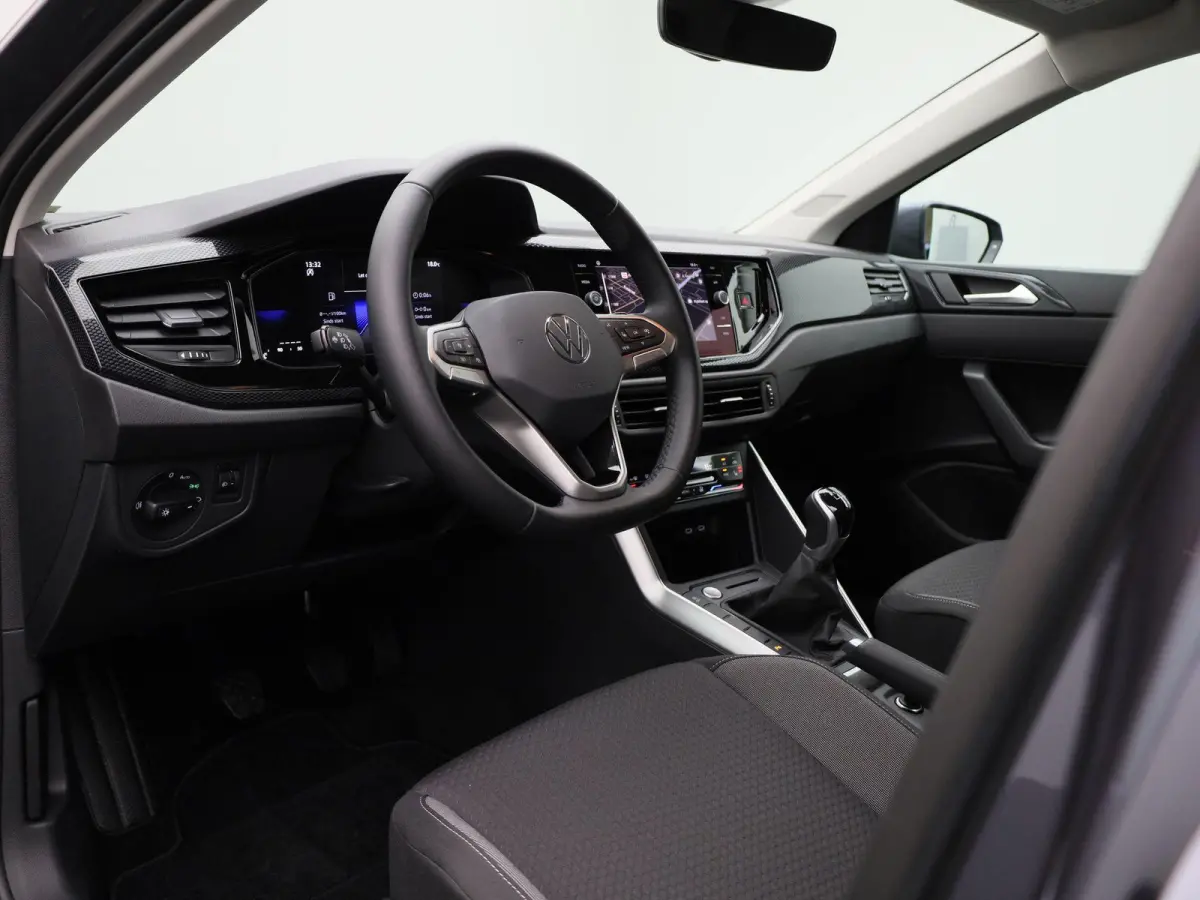 1.0 TSI Life Edition 95 PK| Origineel Nederlands | 1e Eigenaar | Navigatie | Achteruitrijcamera | Stoelverwarming | Keyless | Parkeersensoren | Climatronic