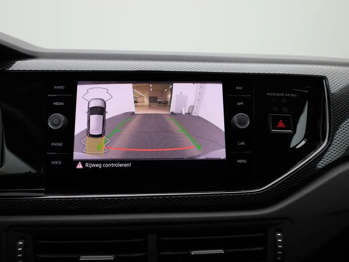 1.0 TSI Life Edition 95 PK| Origineel Nederlands | 1e Eigenaar | Navigatie | Achteruitrijcamera | Stoelverwarming | Keyless | Parkeersensoren | Climatronic