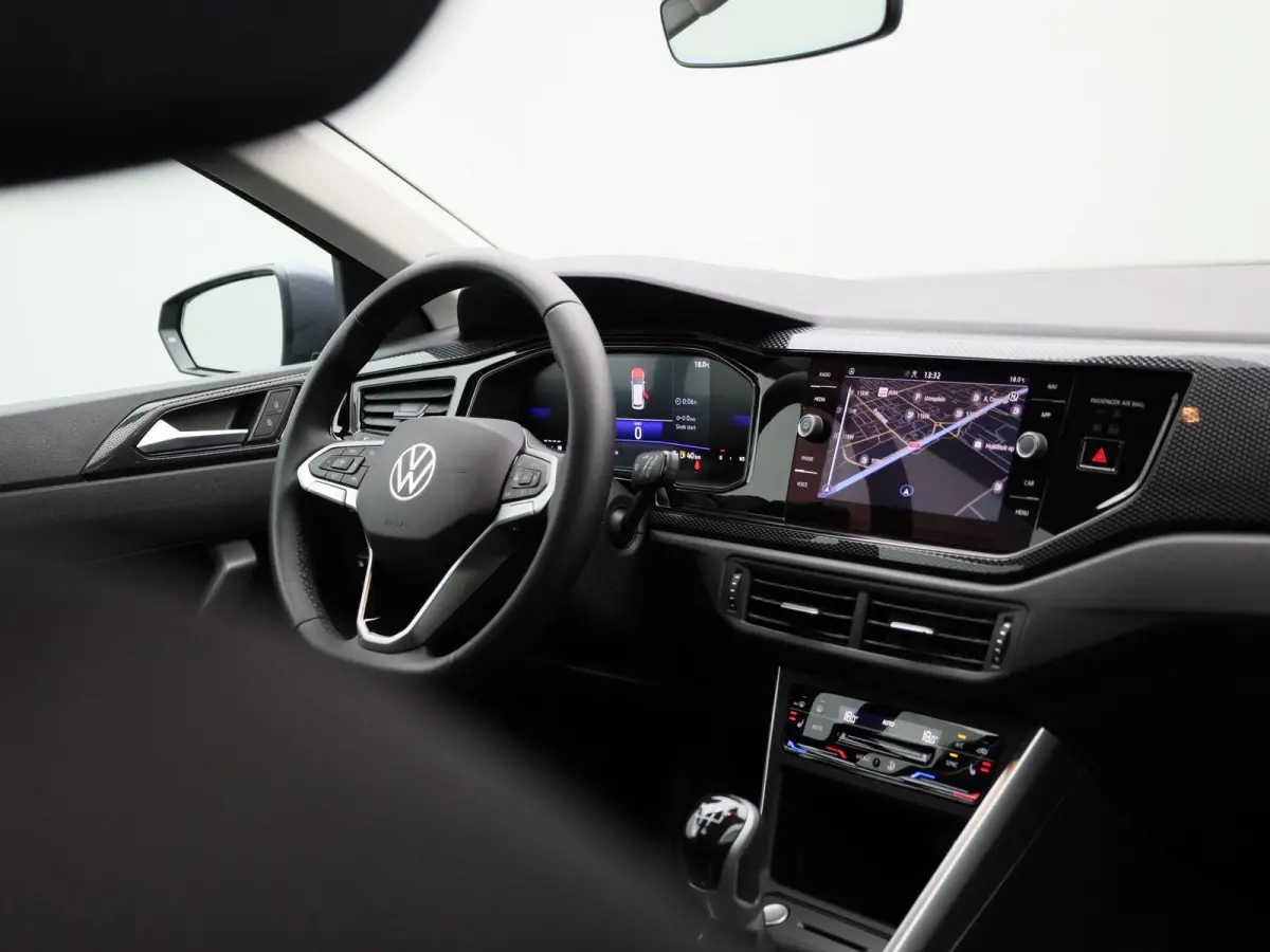 1.0 TSI Life Edition 95 PK| Origineel Nederlands | 1e Eigenaar | Navigatie | Achteruitrijcamera | Stoelverwarming | Keyless | Parkeersensoren | Climatronic
