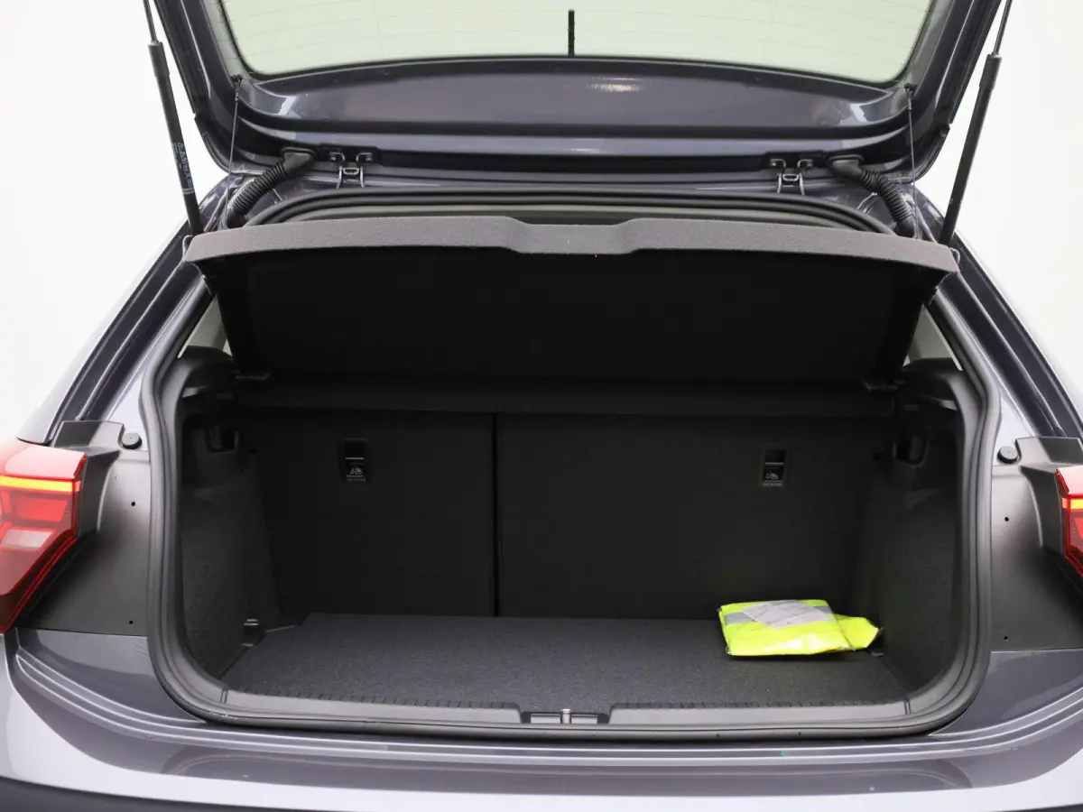 1.0 TSI Life Edition 95 PK| Origineel Nederlands | 1e Eigenaar | Navigatie | Achteruitrijcamera | Stoelverwarming | Keyless | Parkeersensoren | Climatronic