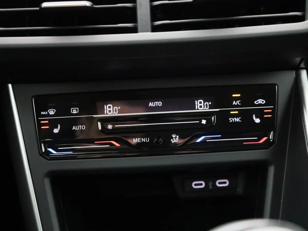 1.0 TSI Life Edition 95 PK| Origineel Nederlands | 1e Eigenaar | Navigatie | Achteruitrijcamera | Stoelverwarming | Keyless | Parkeersensoren | Climatronic