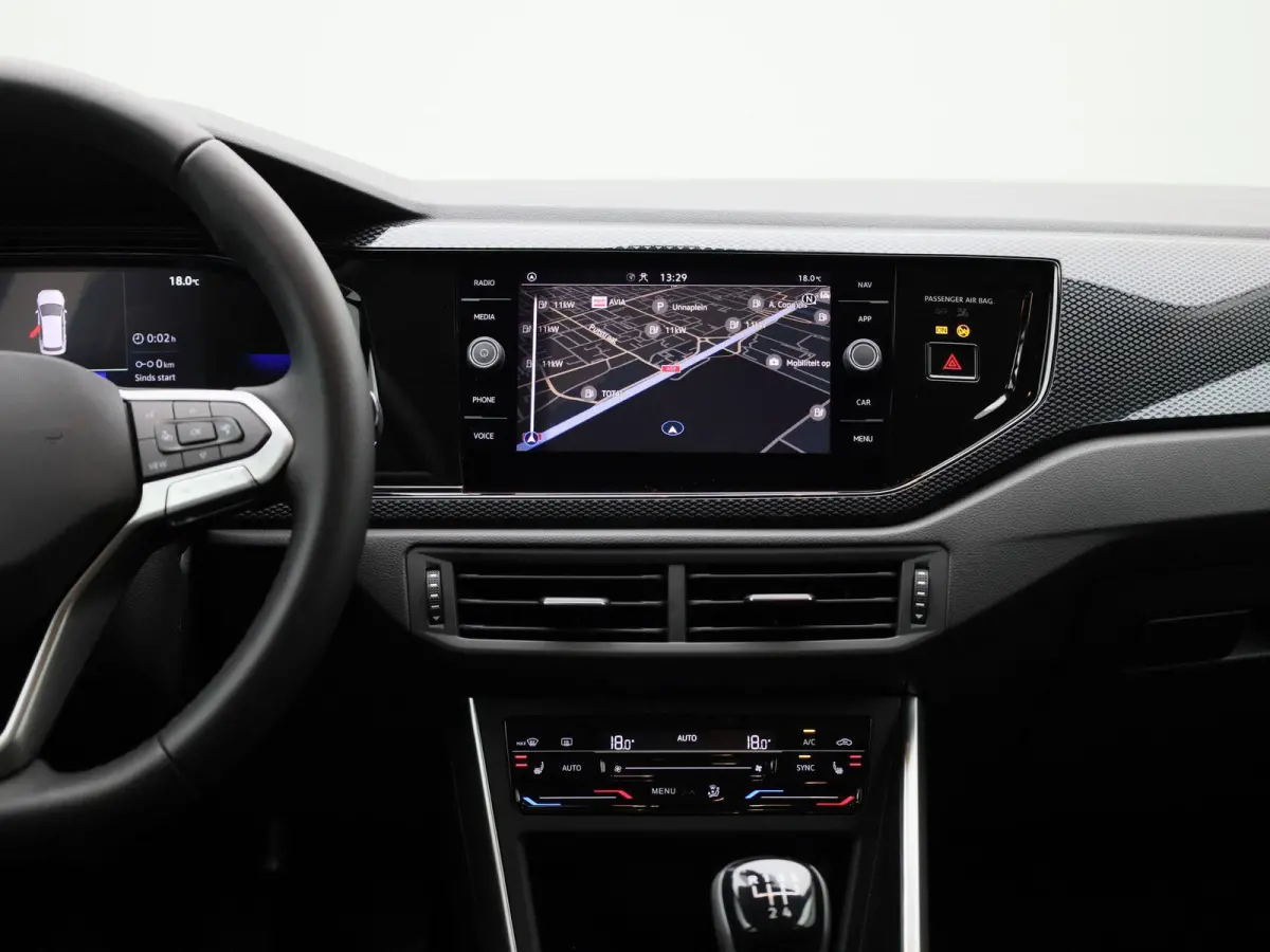 1.0 TSI Life Edition 95 PK| Origineel Nederlands | 1e Eigenaar | Navigatie | Achteruitrijcamera | Stoelverwarming | Keyless | Parkeersensoren | Climatronic