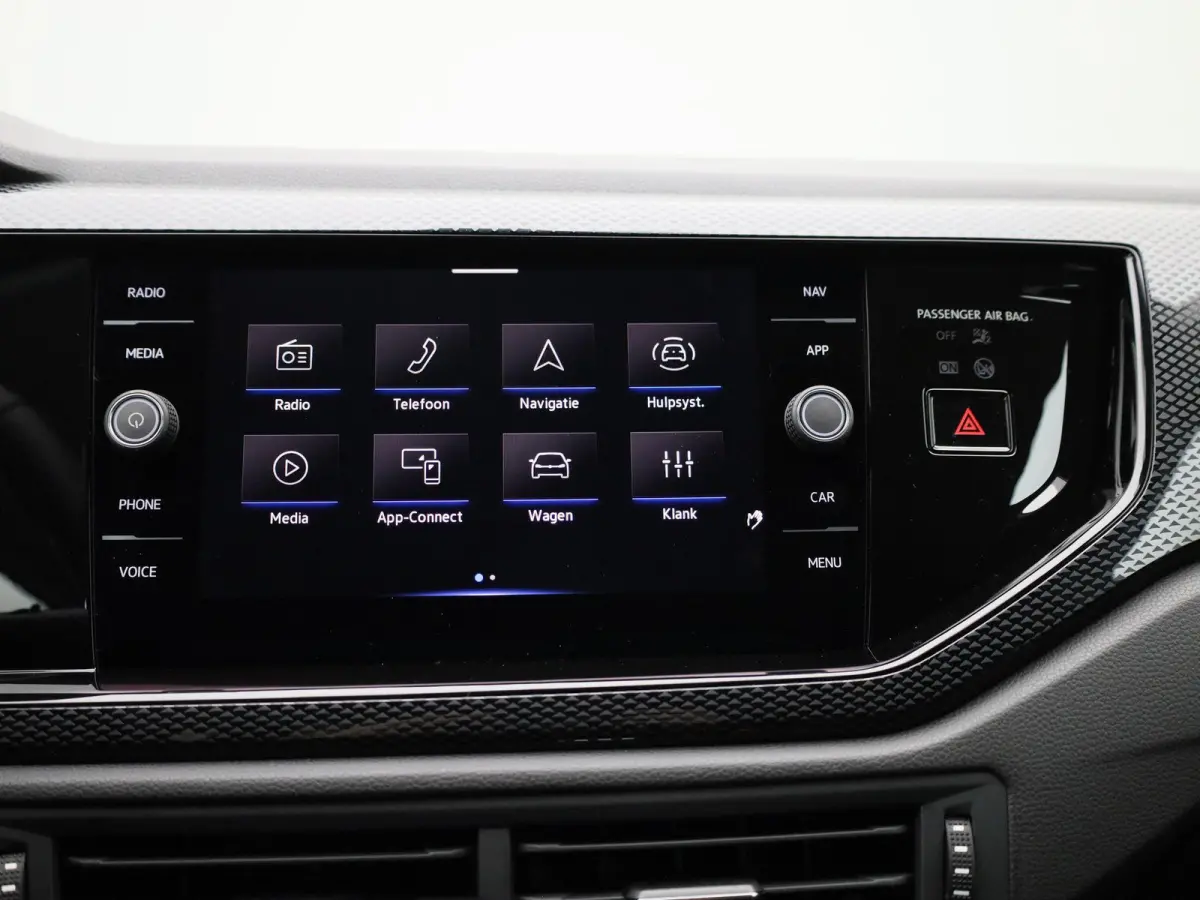 1.0 TSI Life Edition 95 PK| Origineel Nederlands | 1e Eigenaar | Navigatie | Achteruitrijcamera | Stoelverwarming | Keyless | Parkeersensoren | Climatronic