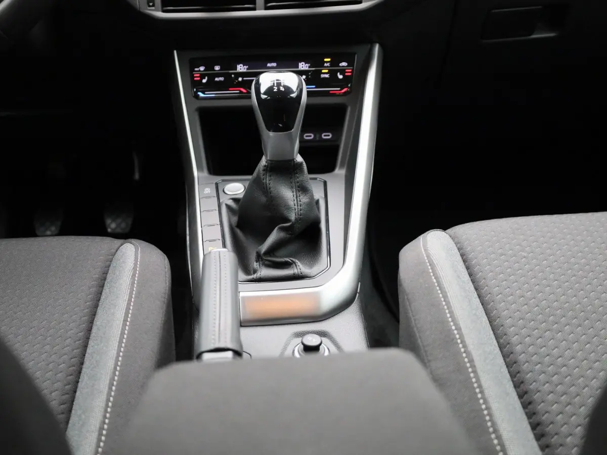 1.0 TSI Life Edition 95 PK| Origineel Nederlands | 1e Eigenaar | Navigatie | Achteruitrijcamera | Stoelverwarming | Keyless | Parkeersensoren | Climatronic