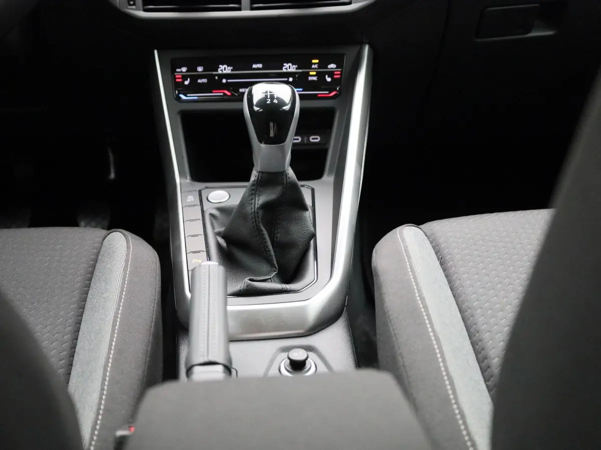 1.0 TSI Life Edition 95 PK| Origineel Nederlands | 1e Eigenaar | Navigatie | Stoelverwarming | Keyless | Climatronic | Achteruitrijcamera | Parkeersensoren