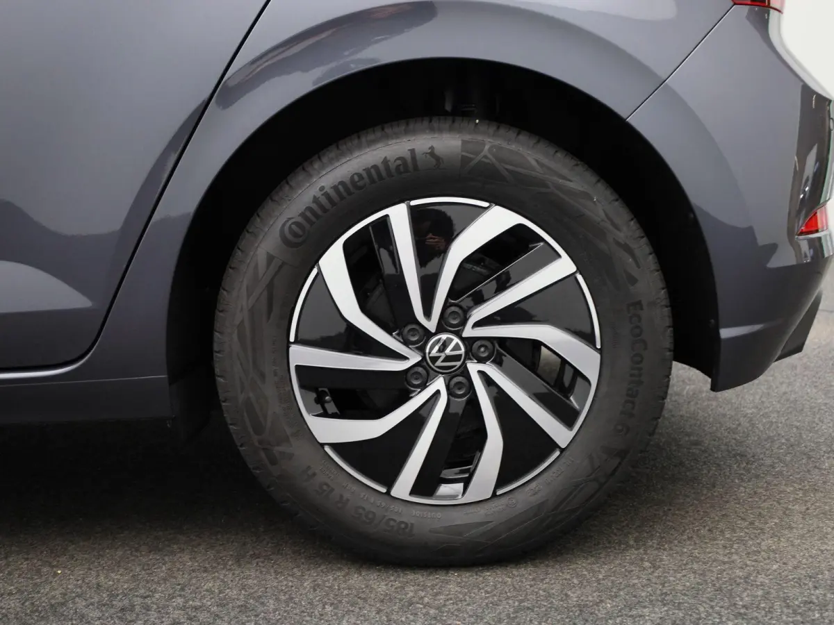 1.0 TSI Life Edition 95 PK Origineel Nederlands | 1e Eigenaar | Navigatie | Stoelverwarming | Climatronic | Keyless | Achteruitrijcamera | Parkeersensoren
