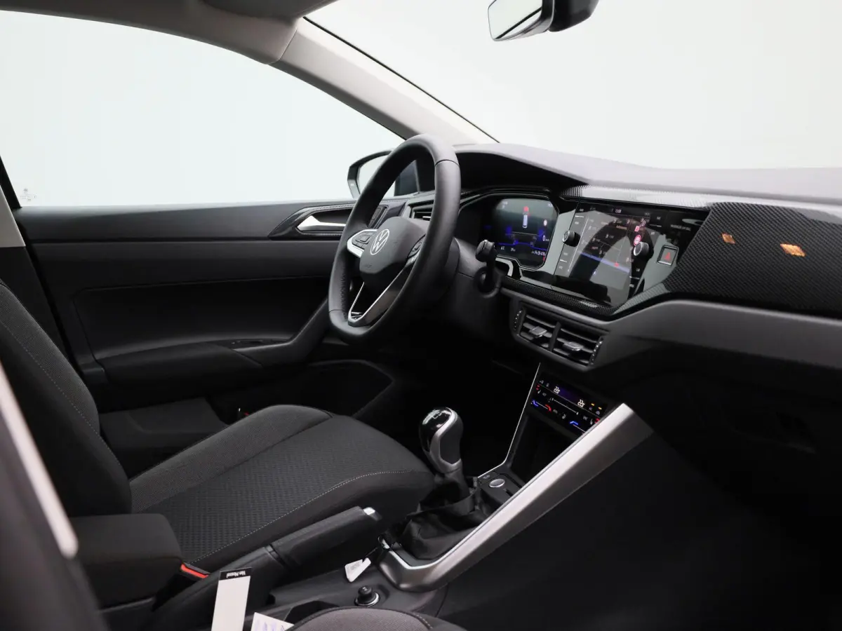 1.0 TSI Life Edition 95 PK Origineel Nederlands | 1e Eigenaar | Navigatie | Stoelverwarming | Climatronic | Keyless | Achteruitrijcamera | Parkeersensoren