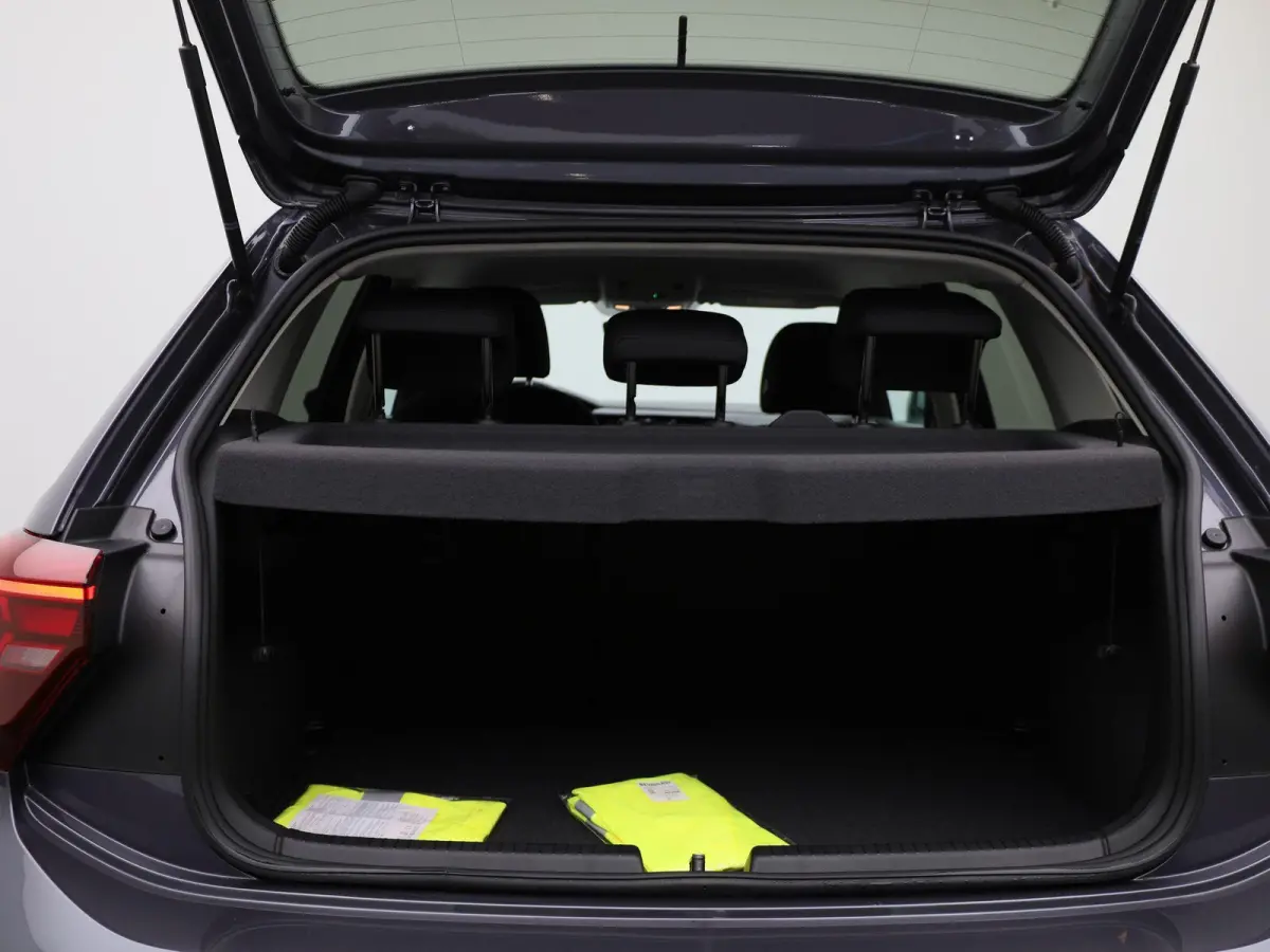 1.0 TSI Life Edition 95 PK Origineel Nederlands | 1e Eigenaar | Navigatie | Stoelverwarming | Climatronic | Keyless | Achteruitrijcamera | Parkeersensoren