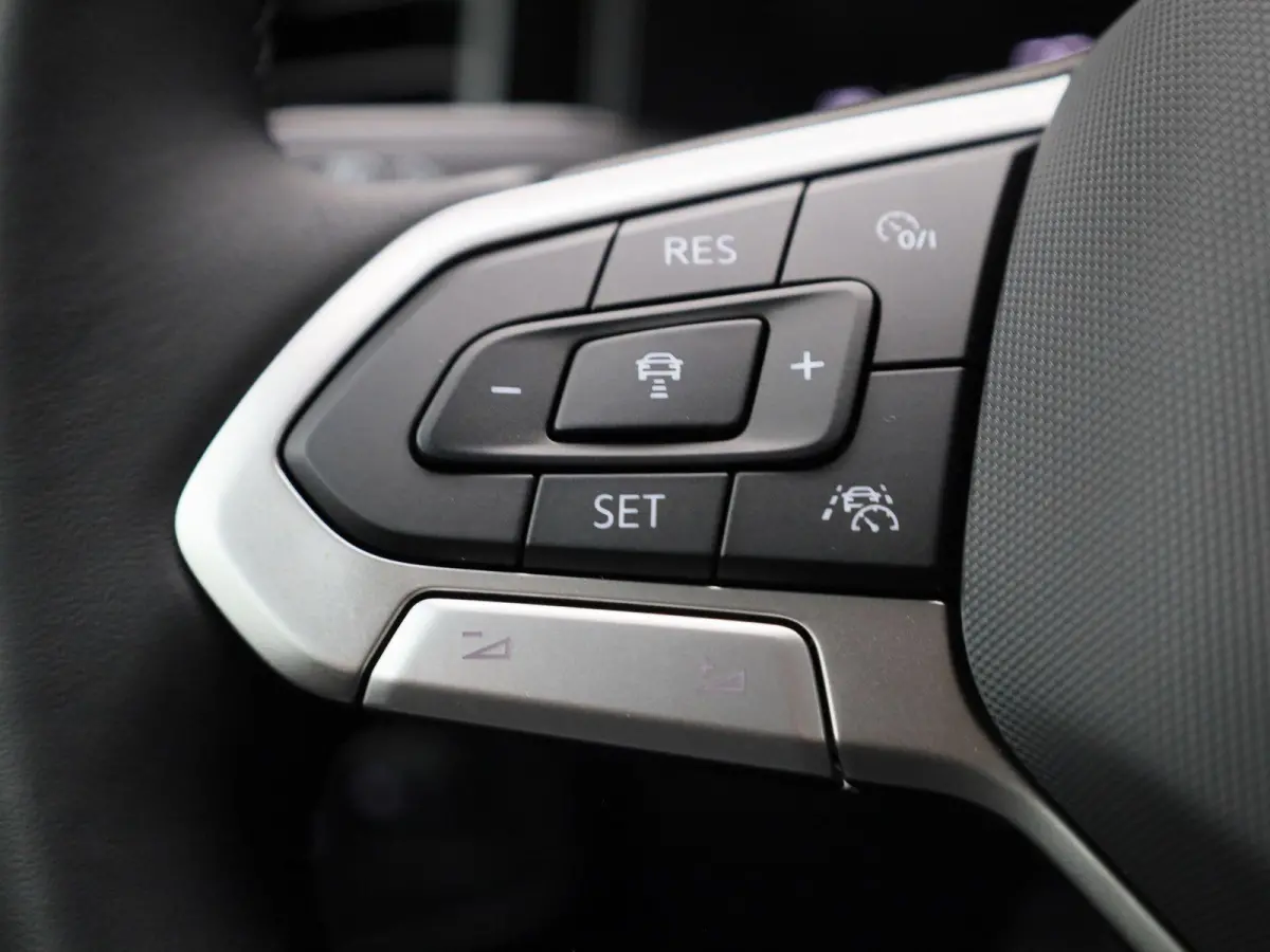 1.0 TSI Life Edition 95 PK Origineel Nederlands | 1e Eigenaar | Navigatie | Stoelverwarming | Climatronic | Keyless | Achteruitrijcamera | Parkeersensoren