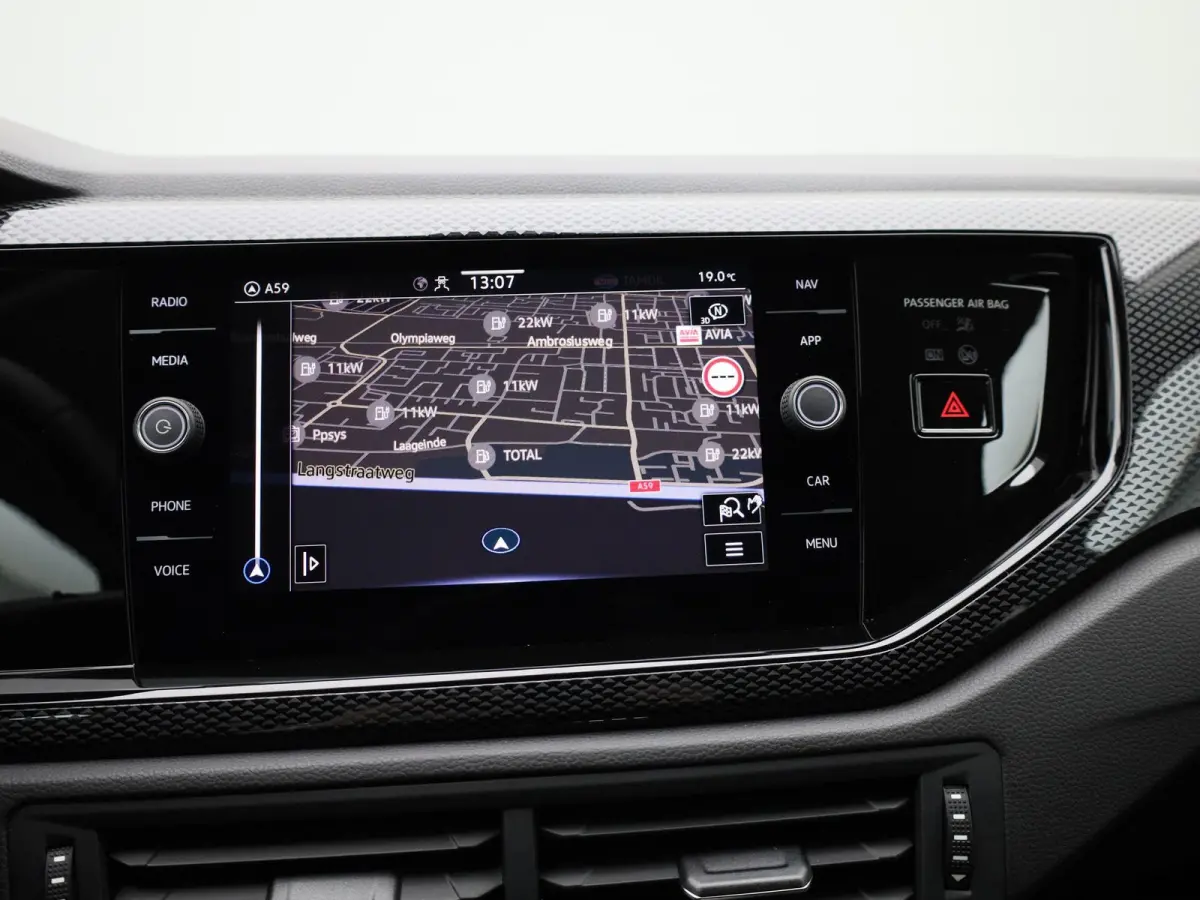 1.0 TSI Life Edition 95 PK Origineel Nederlands | 1e Eigenaar | Navigatie | Stoelverwarming | Climatronic | Keyless | Achteruitrijcamera | Parkeersensoren