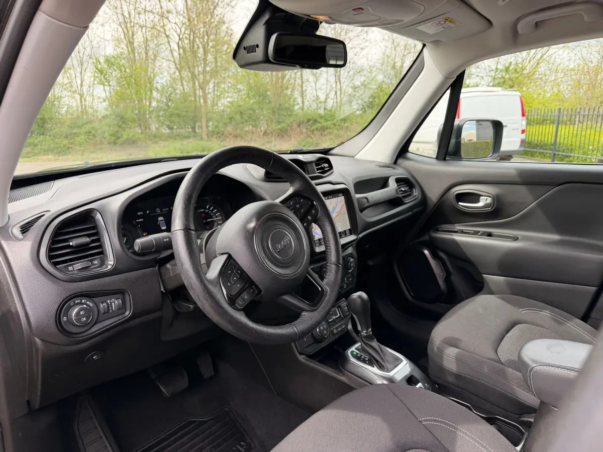 4xe AWD 240 Plug-in Hybrid Electric S Automaat Airco/Ecc Navi Camera