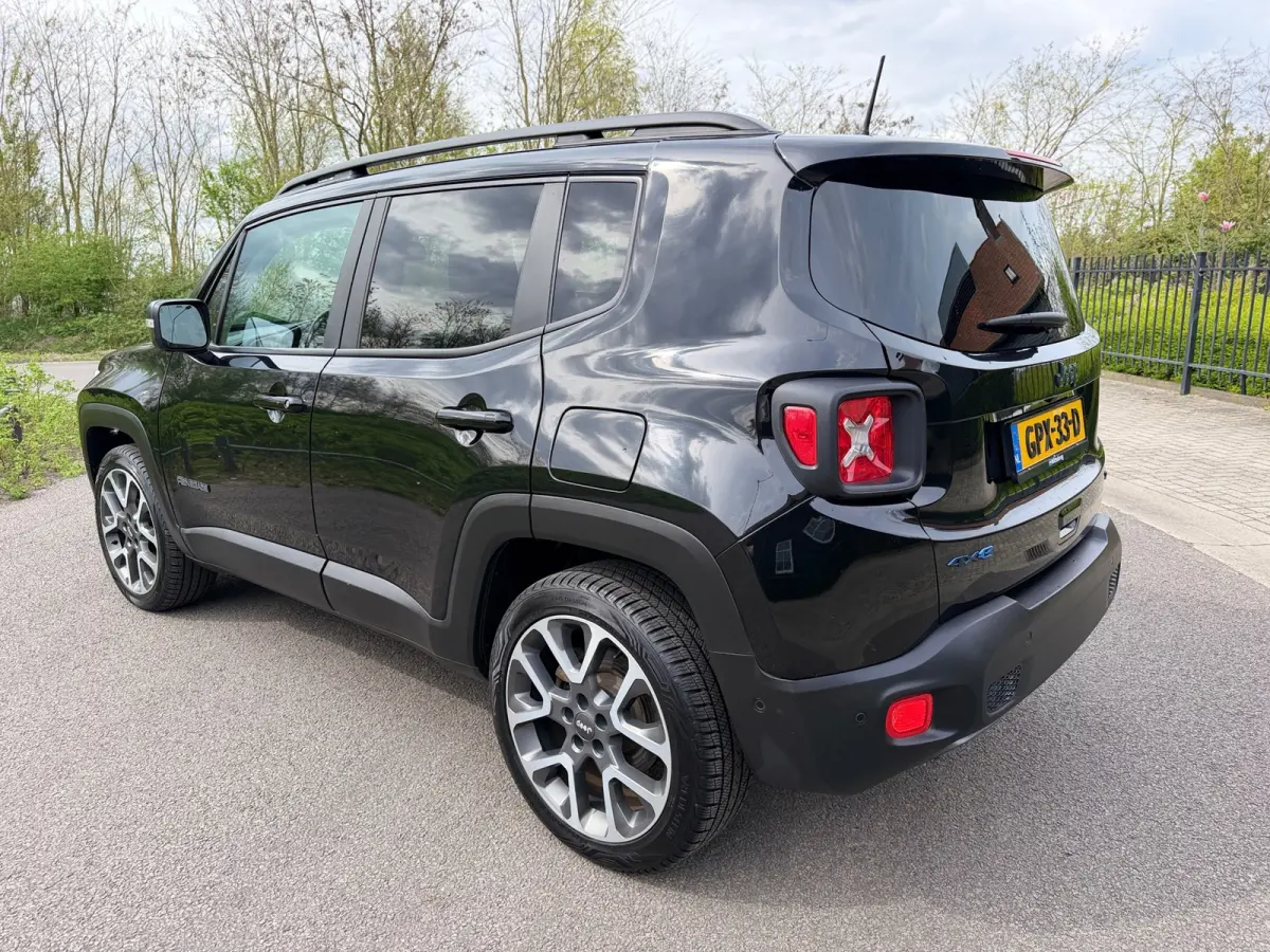 4xe AWD 240 Plug-in Hybrid Electric S Automaat Airco/Ecc Navi Camera