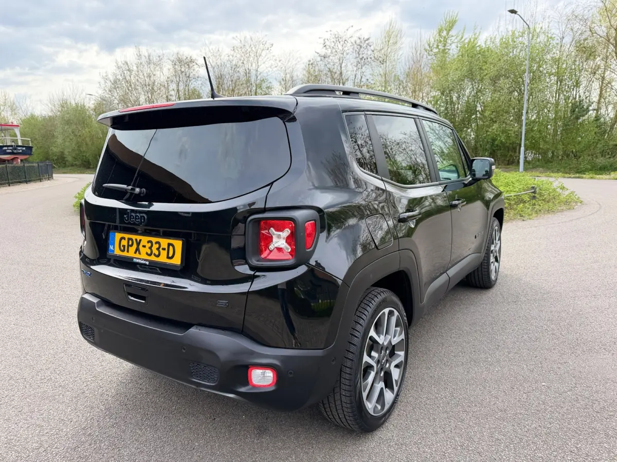 4xe AWD 240 Plug-in Hybrid Electric S Automaat Airco/Ecc Navi Camera