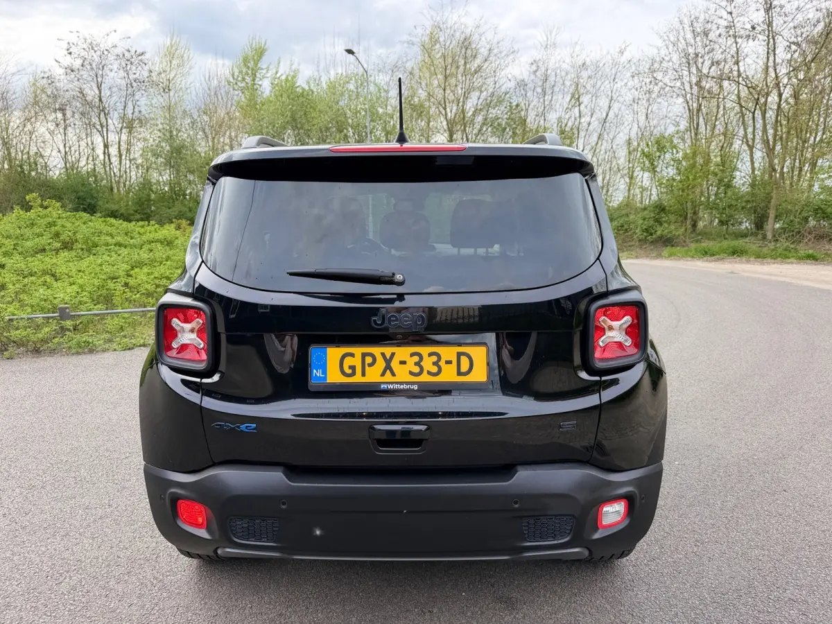 4xe AWD 240 Plug-in Hybrid Electric S Automaat Airco/Ecc Navi Camera