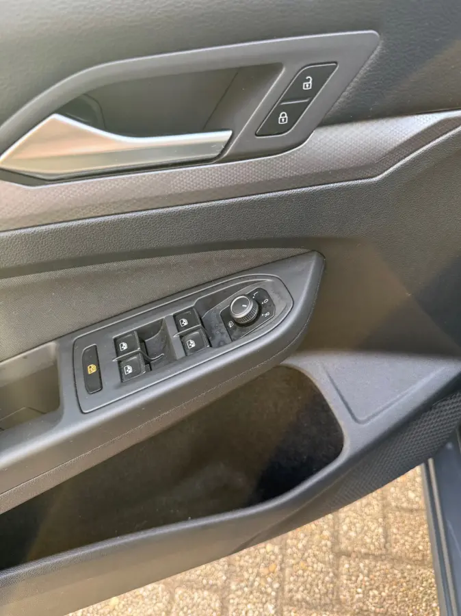 2.0 TDI Life Business / APK / SFEER VERLICHT. / CRUISE / NETTE AUTO / INRUIL MOG.