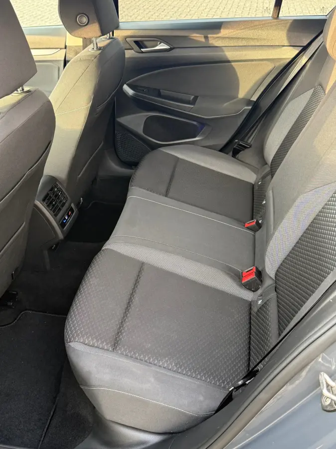 2.0 TDI Life Business / APK / SFEER VERLICHT. / CRUISE / NETTE AUTO / INRUIL MOG.