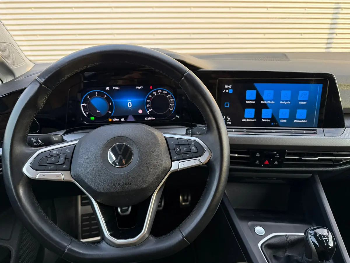 2.0 TDI Life Business / APK / SFEER VERLICHT. / CRUISE / NETTE AUTO / INRUIL MOG.