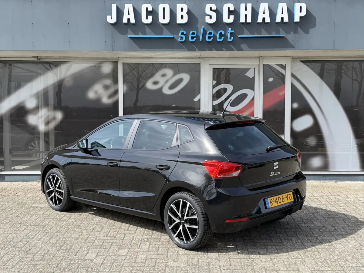 1.0 EcoTSI Style Business Connect / Carplay / Parkeersensoren V+A / 17'' LM / Stoelverwarming
