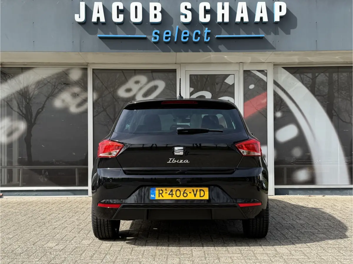 1.0 EcoTSI Style Business Connect / Carplay / Parkeersensoren V+A / 17'' LM / Stoelverwarming