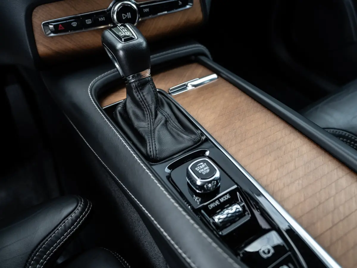 2.0 T6 AWD Inscription | Memory | H/K Sound | 2700 KG Trekgewicht |