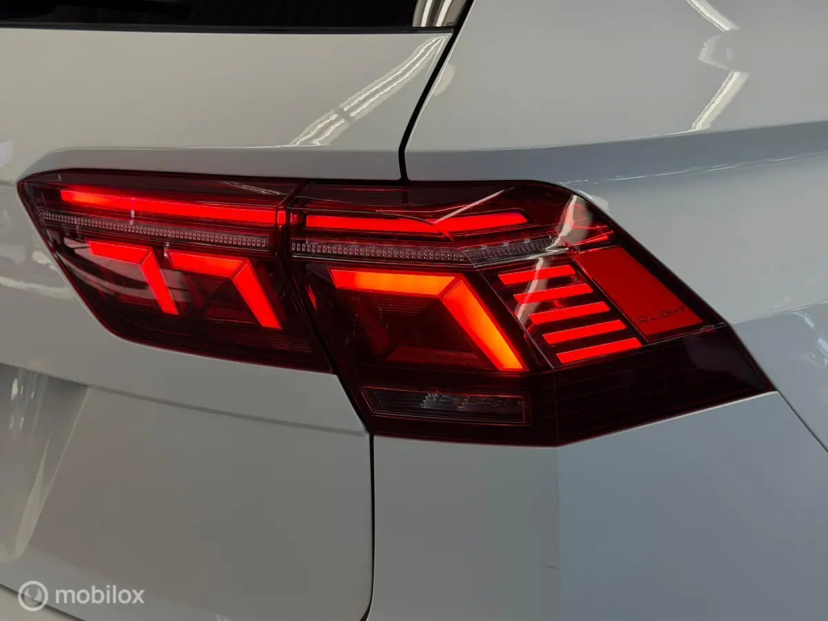 1.5 TSI 3x R-Line Panorama/Black Style/IQ Light
