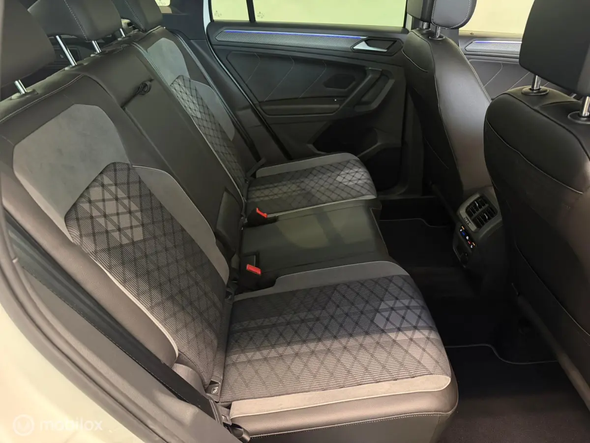 1.5 TSI 3x R-Line Panorama/Black Style/IQ Light