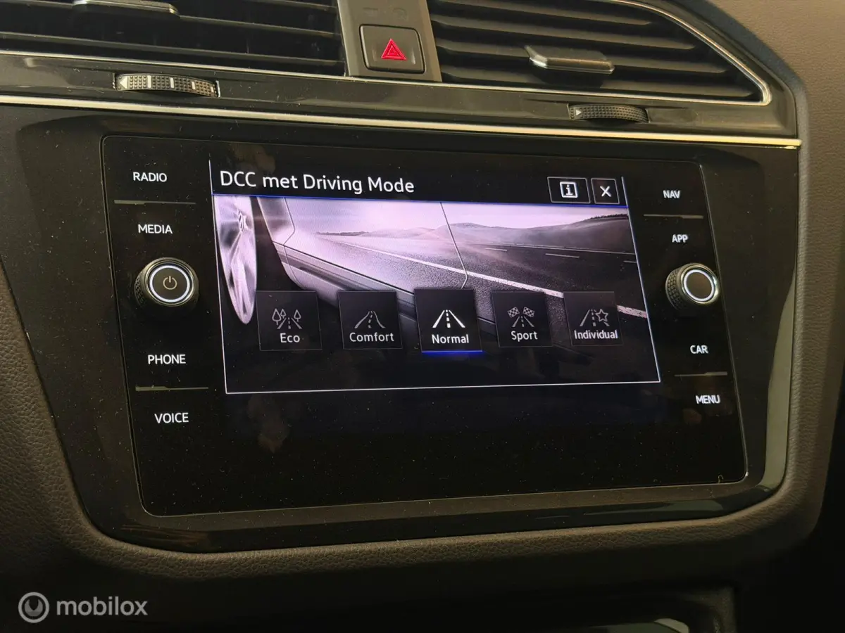 1.5 TSI 3x R-Line Panorama/Black Style/IQ Light