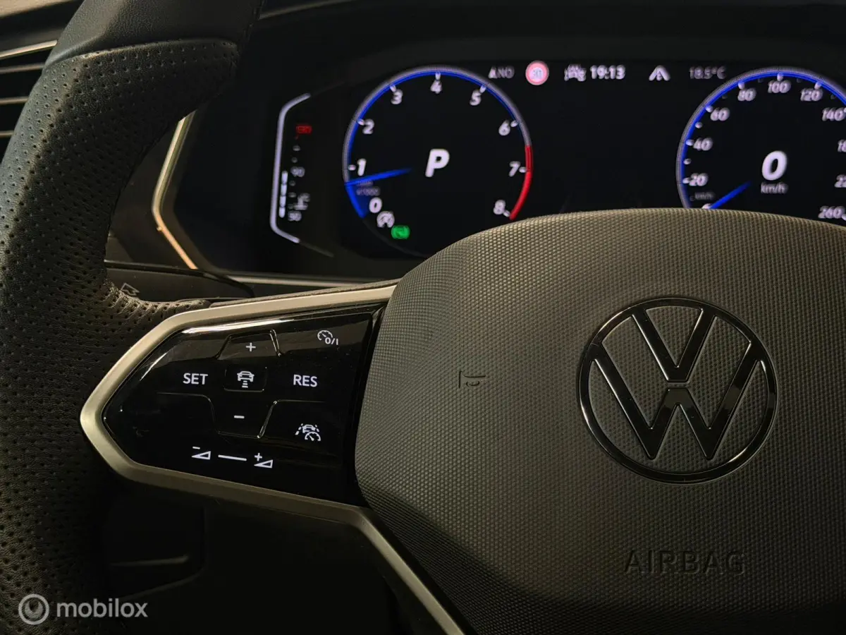 1.5 TSI 3x R-Line Panorama/Black Style/IQ Light