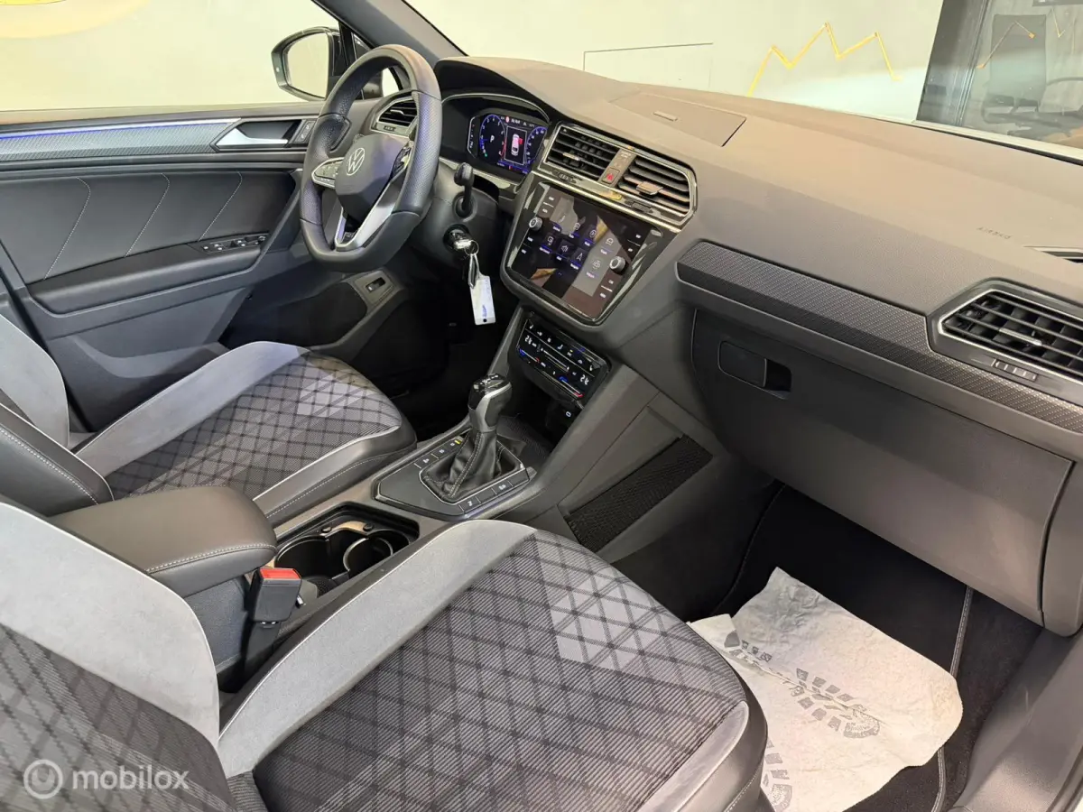 1.5 TSI 3x R-Line Panorama/Black Style/IQ Light