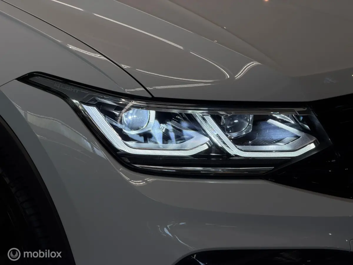 1.5 TSI 3x R-Line Panorama/Black Style/IQ Light