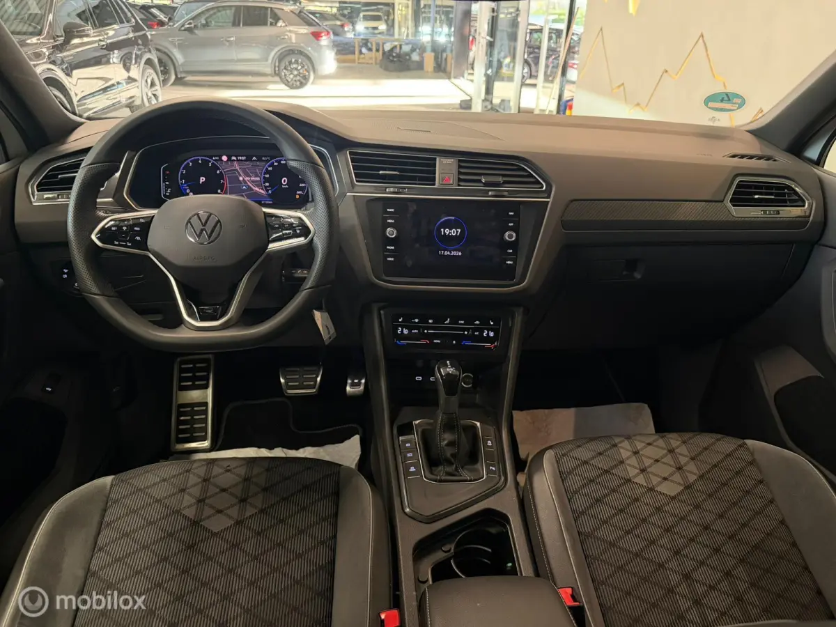 1.5 TSI 3x R-Line Panorama/Black Style/IQ Light