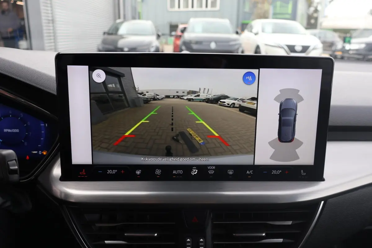 1.0 Hybrid Titanium X 1e Eigenaar | Volledig Onderh | NL-Auto | BTW | Elek Trekhaak | Winterpack | Camera | Navi | Carplay | LED | ACC | Bots | Keyless