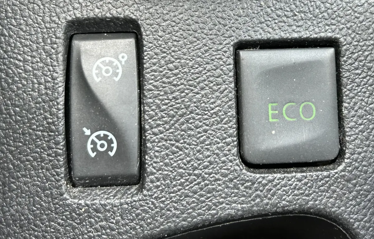 0.9 TCe Limited | Nette Staat | Volledige Onderhoudshistorie | Navigatie | Cruise Control | Airco | Parkeersensoren | Lichtmetalen Velgen |