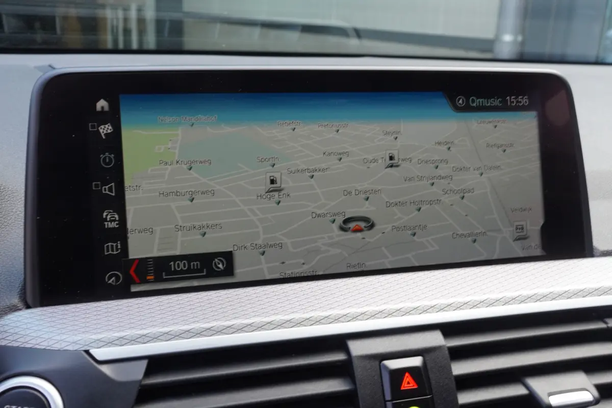 sDrive20i Launch Edition High Executive - HEAD UP - PANODAK - M SPORT - LEDER -