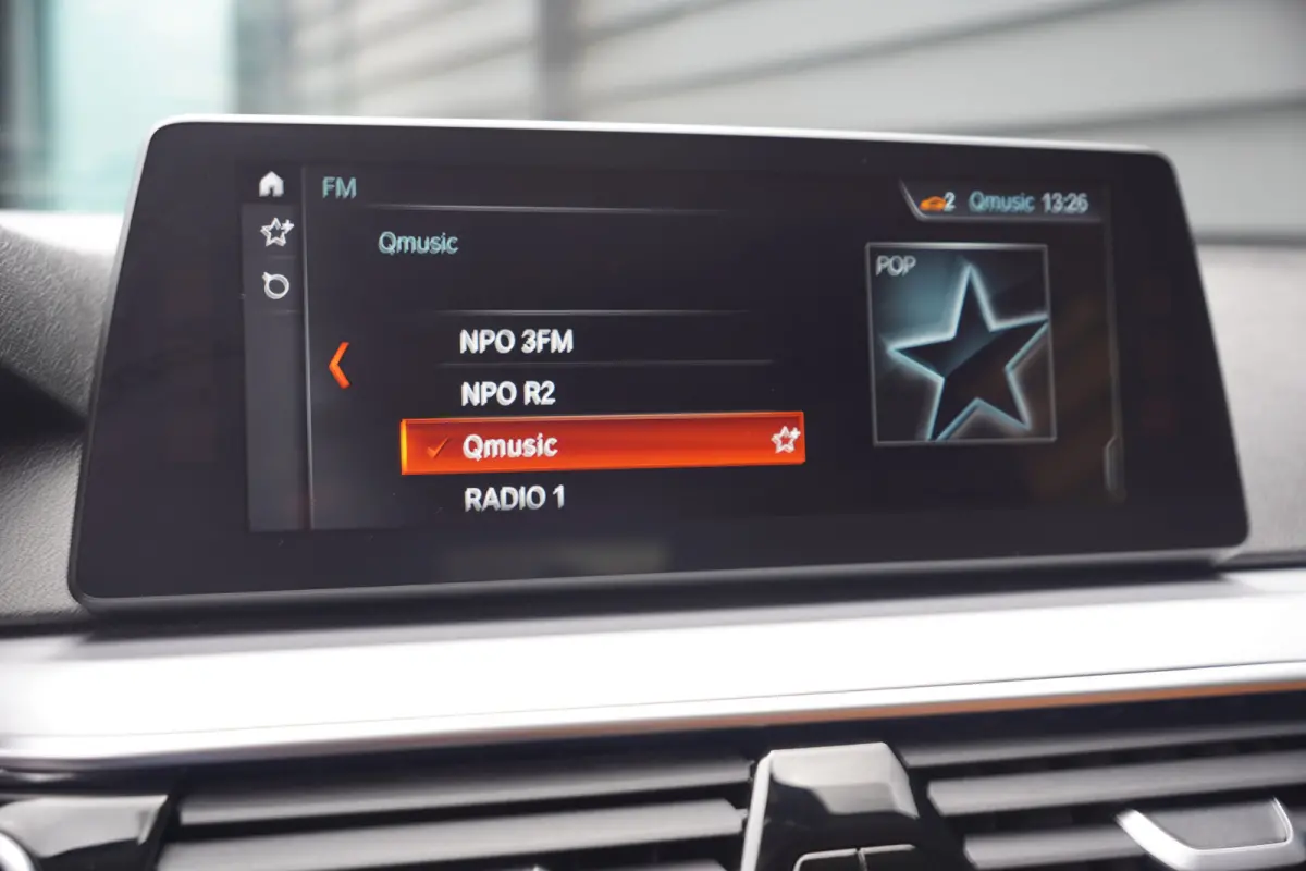 530i Executive - LEDER - MEMORY STOELEN - LUXURY LINE -