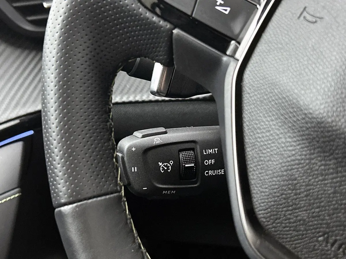 1.2 Hybrid GT 145pk Automaat | Navigatie | Camera Voor + Achter | Adaptieve Cruise Control | Dodehoekdetectie | 17"LMV | LED | Climate Control | Keyless Entry/Start | Apple Carplay/Android A