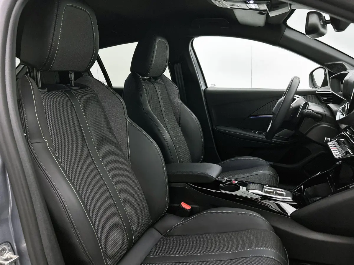 1.2 Hybrid GT 145pk Automaat | Navigatie | Camera Voor + Achter | Adaptieve Cruise Control | Dodehoekdetectie | 17"LMV | LED | Climate Control | Keyless Entry/Start | Apple Carplay/Android A