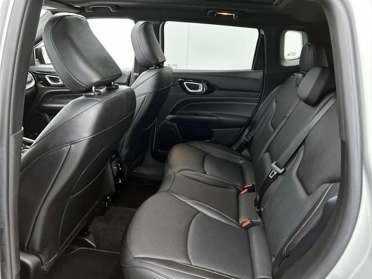 4xe Plug-in Hybrid S 240pk Automaat | 1ste Eigenaar | Schuif-/Kanteldak | 360 Camera | Elektrische Bestuurdersstoel | Adaptieve Cruise Control | LED | 19"LMV | Dodehoekdetectie | Stoelverwar